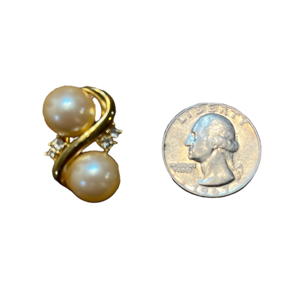 Vintage Richelieu Gold Tone Clip On Earrings - Picture 3 of 3